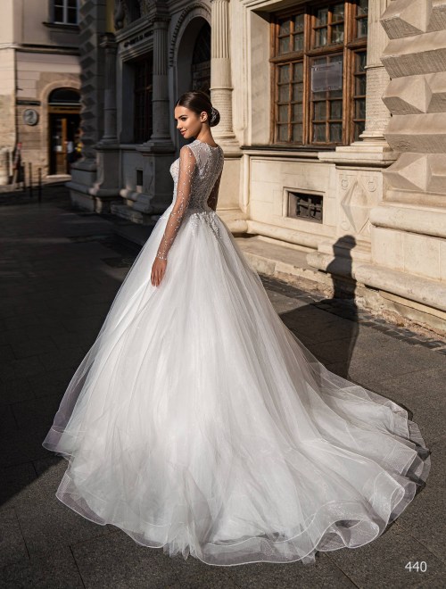 https://www.sposa-lia.com/images/stories/virtuemart/product/440       (3)35.jpg